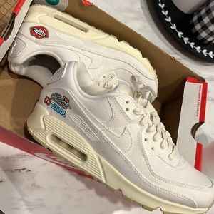 Woman’s AIR MAX 90 SE
